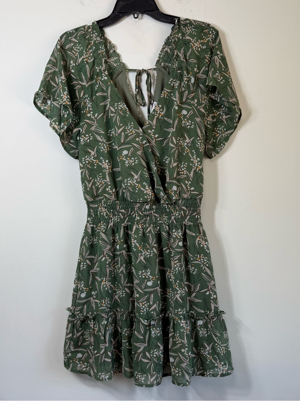 LUSH Green Floral Smocked Waist V-Neck Ruffle Mini Dress Size Medium